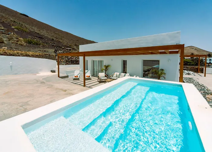 Дом отдыха Luxury House La Maison Тиас